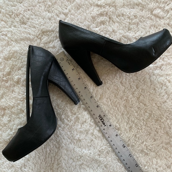 NWT Black Matte Pumps High Heels New - Picture 4 of 8
